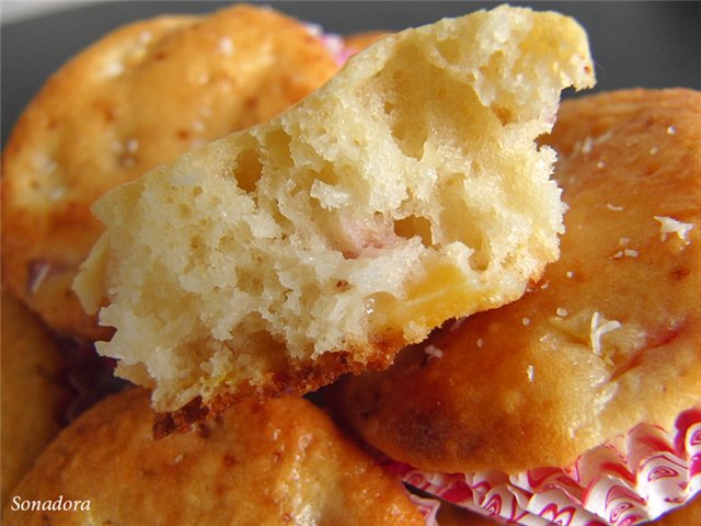 Muffins con coco y frutos del bosque