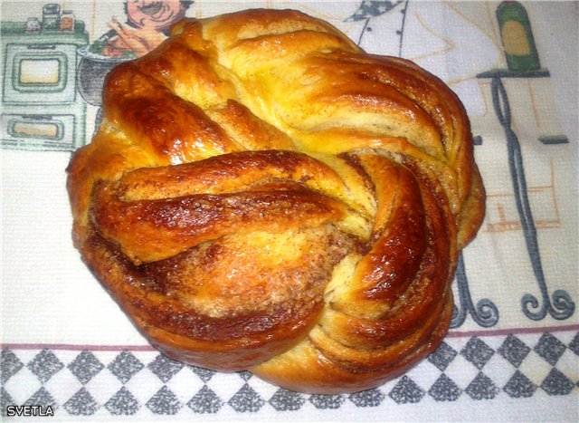 Finnish traditional cinnamon buns (korvapuusti)