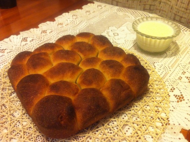 Bollos buhtle con mermelada y salsa de vainilla