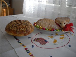 Czech Easter Bun (Mazanec)