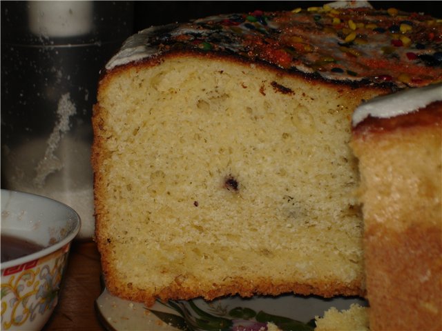 Easter cake in a slow cooker