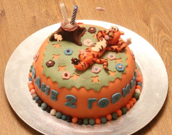 Torte basate sul cartone animato Winnie the Pooh e tutto, tutto, tutto