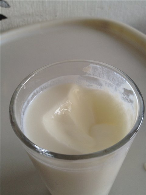 Yogurt con colture batteriche starter (narine, Vivo, ecc.)