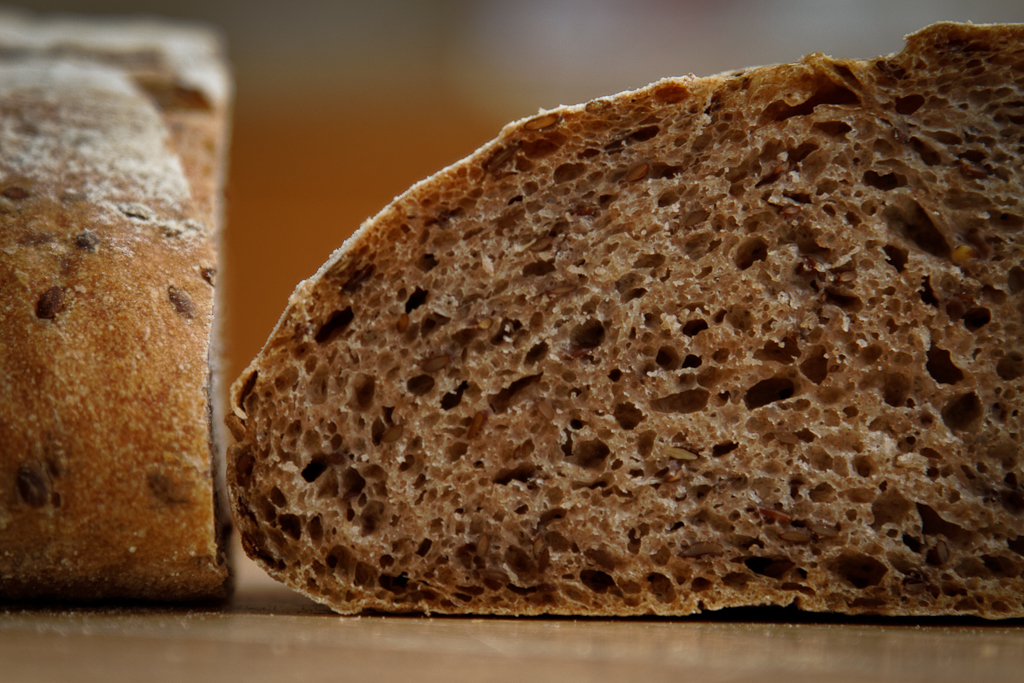 Spelled bread with flaxseed