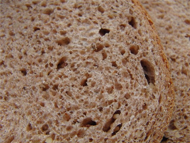 Pane integrale con noci (macchina per il pane)