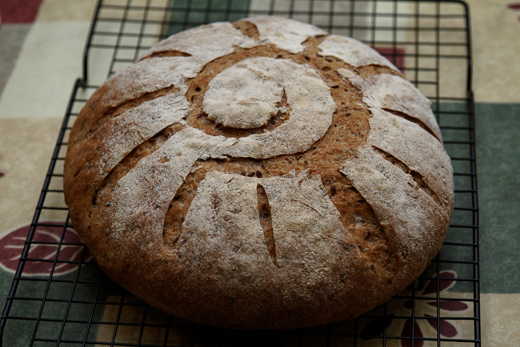 Spelled bread with flaxseed