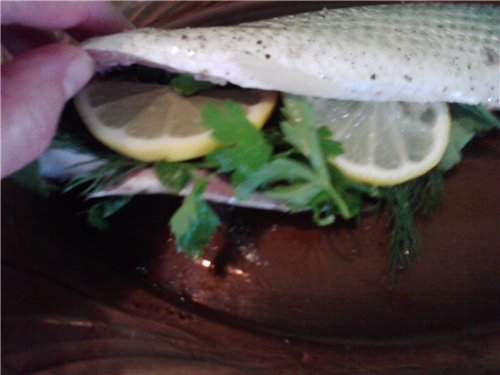 Mulet al forn amb formatge i herbes