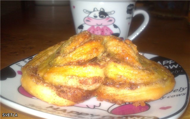 Finnish traditional cinnamon buns (korvapuusti)