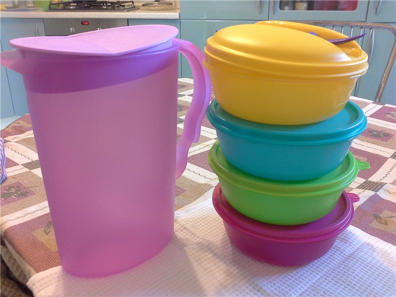 Plastic dishes Tupperware - reviews