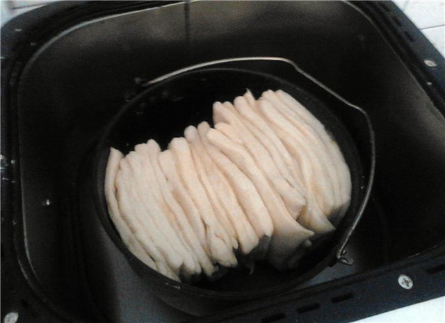 Italian bread Pane al latte Fisarmonica in the oven