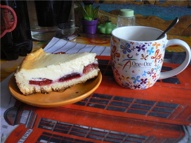 Shortbread pie med cottage cheese og plommer