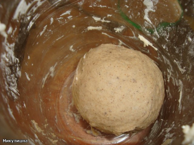 Pane di grano su mosto di segale kvas e pasta matura