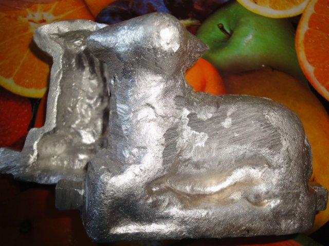 Kulich Lamb in metal form