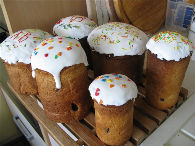 Kulich Myasoedovskaya-val a sütőben (mesterkurzus)