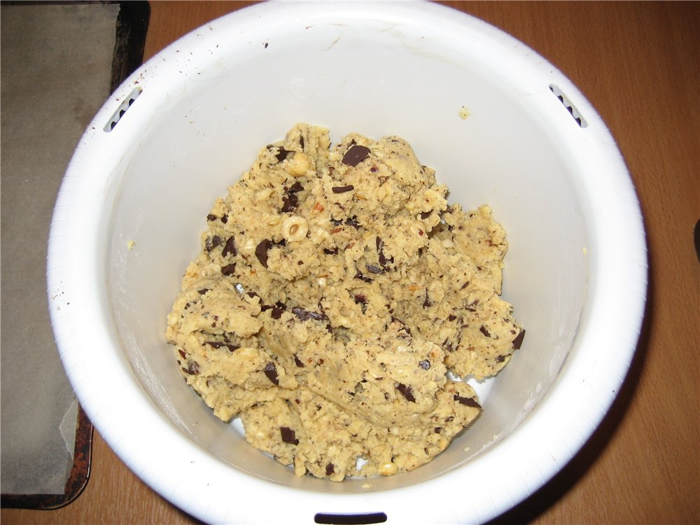 Cookies with hazelnuts and chocolate