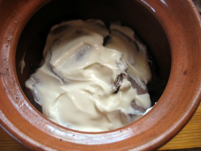 Slippery and Tongue Asparagus Baked in a Pot (a humble peyzanque dinner)