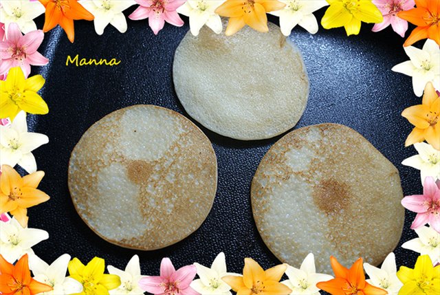 Rice pancakes with bananas