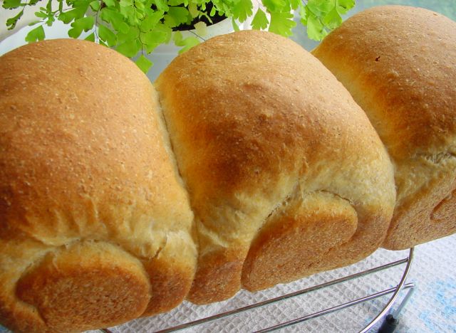 Pane d'avena nella macchina per il pane Scarlett-400