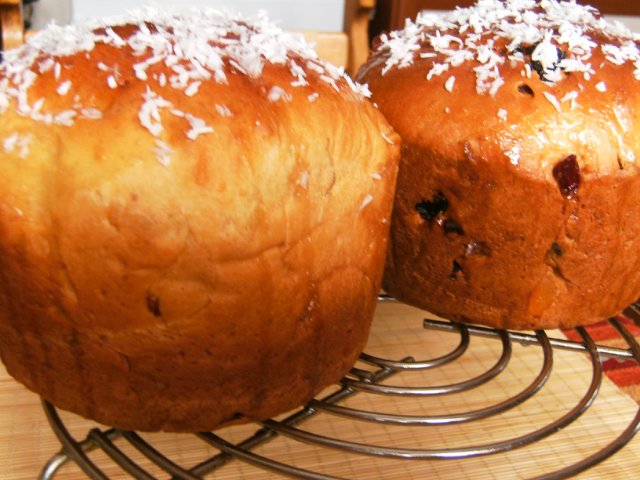 Easter cake (batay sa recipe para sa gumagawa ng tinapay sa Bork)