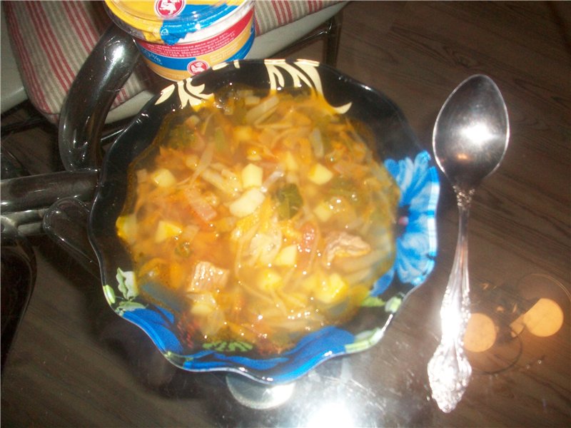 Sopa de repollo con ternera