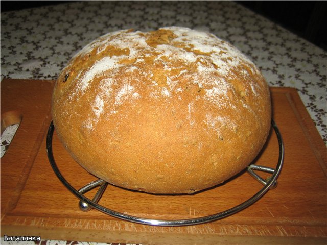 Wheat-rye bread with paprika and flaxseeds