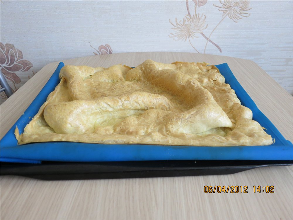 Sweet and cheese flatbread Almoishavena (Almoixаvena Moixаvena)