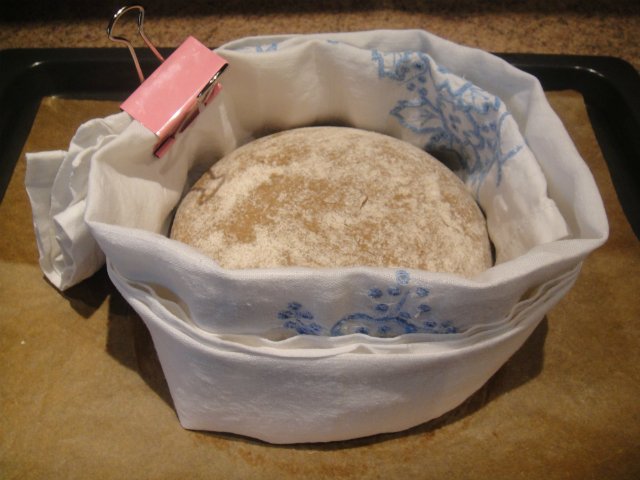 Homemade rye-wheat bread with sourdough (oven)