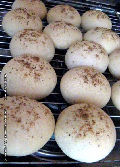 Bollos amb llavors de comí segons GOST (forn)