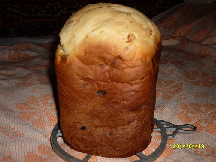 Kulich Royal kenyérsütőben