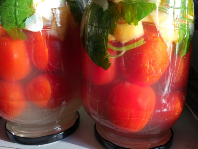 Tomates en escabeche con vodka País de asesoramiento