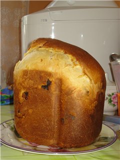 Easter cake with raisins