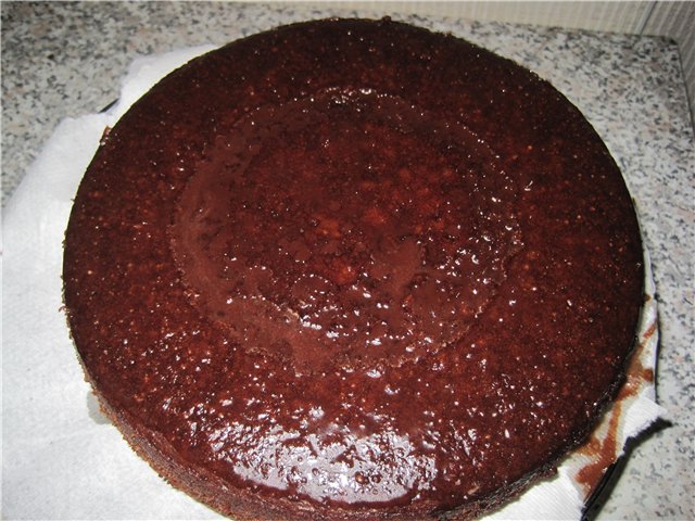 Torta al cioccolato impregnata di cioccolato