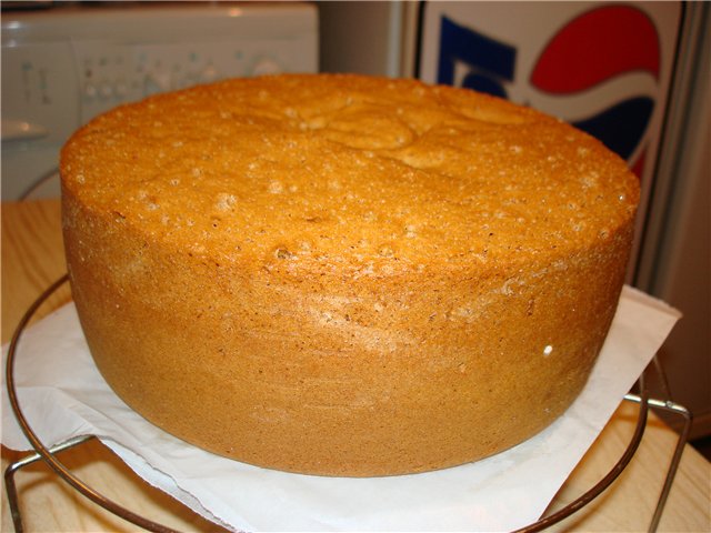 Torta al miele in una pentola a cottura lenta