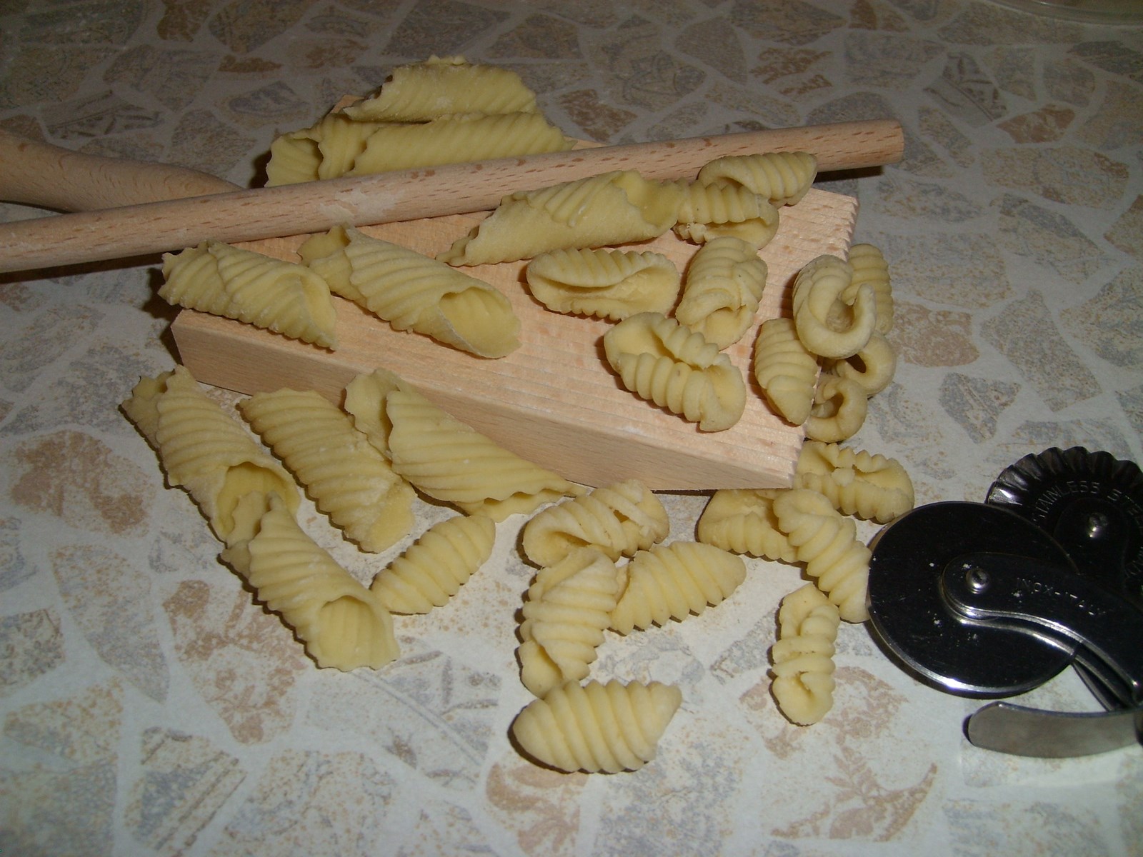 Tagliatelle fatte in casa, ravioli e tutto per prepararli