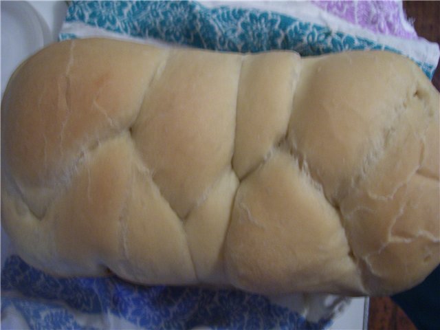 Lithuanian challah in the oven