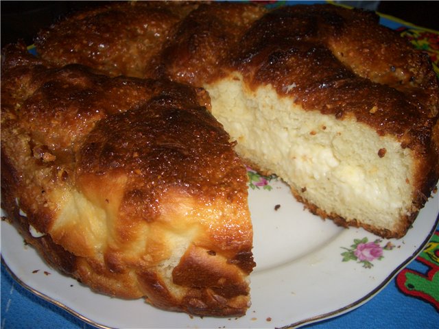 Pastel de crema con picadura de abeja