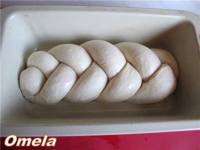 Lithuanian challah in the oven