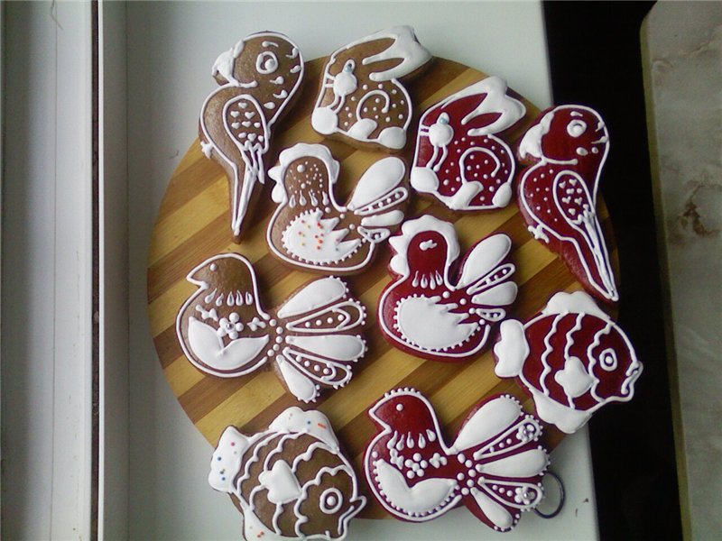 We decorate gingerbread cookies, cookies