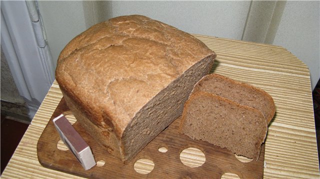 Zwart bierbrood (broodbakmachine)