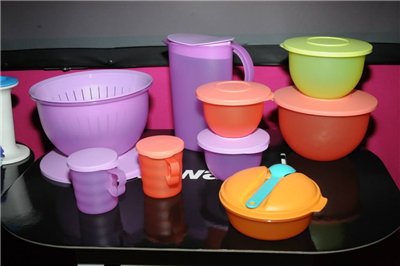 أطباق بلاستيكية Tupperware - استعراض