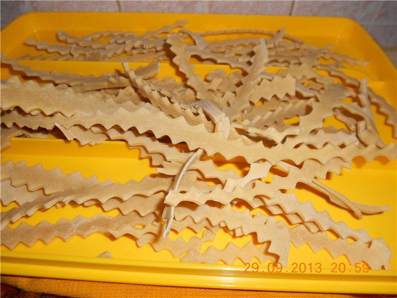 Tagliatelle fatte in casa, ravioli e tutto il necessario per prepararli