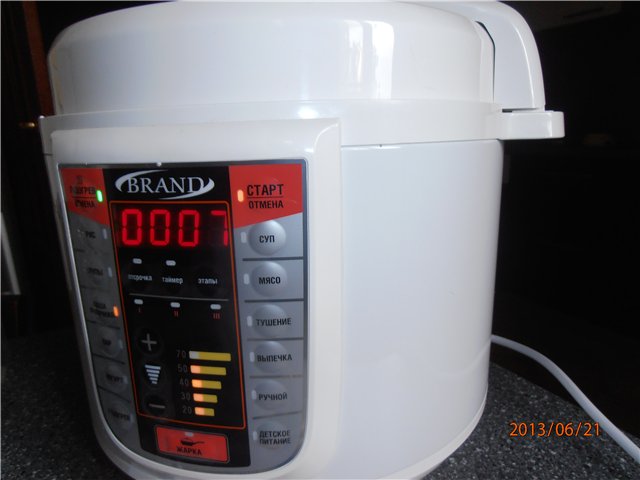 Testare la pentola a pressione multicooker Brand 6051