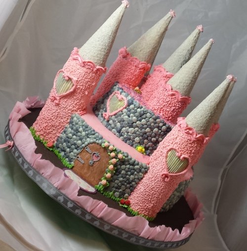 Castles, palaces, houses (cakes)