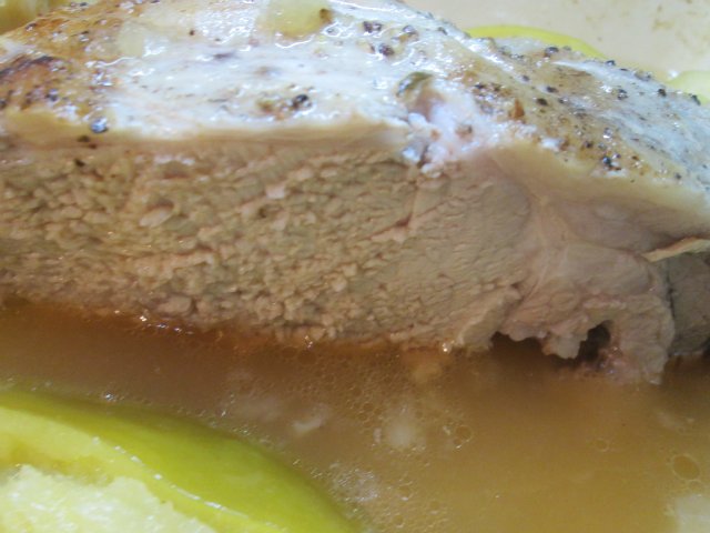 Juicy pork with apples