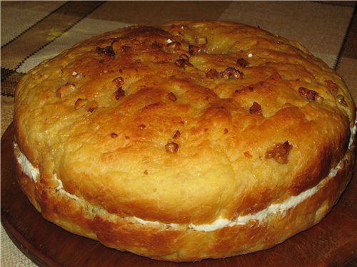 Pastel de crema con picadura de abeja