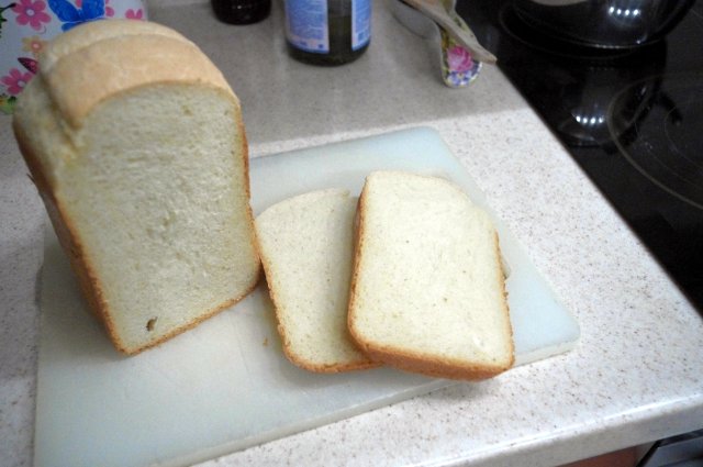 Cuocere il pane nella macchina per il pane Daewoo DI-9154