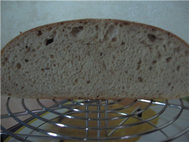 Pan de masa madre en el horno