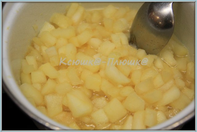 พัฟฟ์แบบฝรั่งเศส (Chausson aux pommes) หรือรองเท้าแตะที่มีแอปเปิ้ล