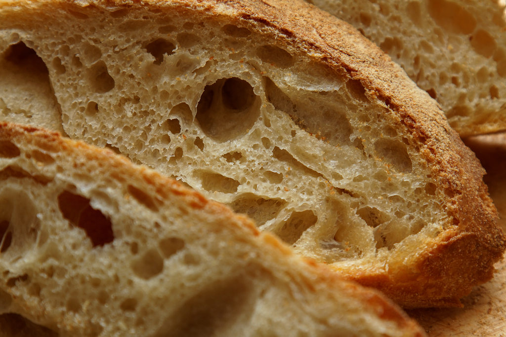 Pan Altamuro (Pane di Altamuro) en el horno