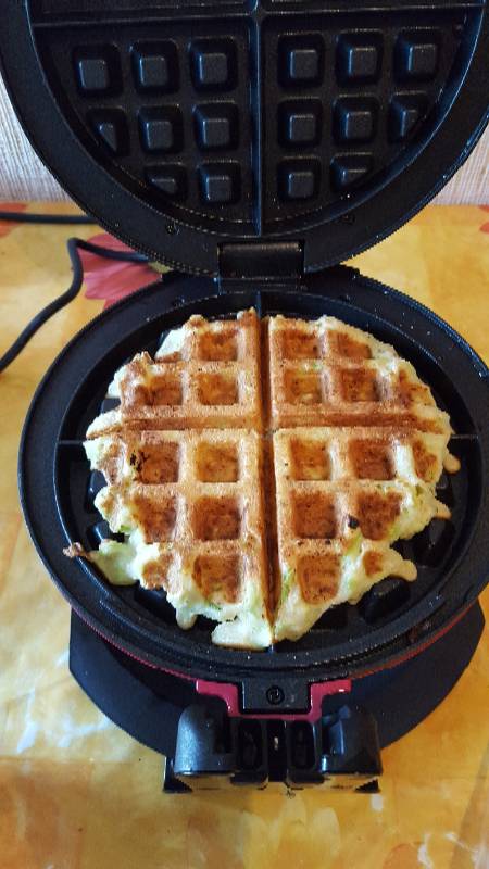 Waffle maker, hazelnut